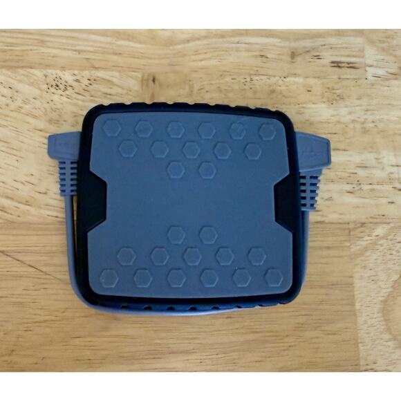 Brunton Portable Electronics Device‎ Charger (Gray) EUC - Picture 3 of 10